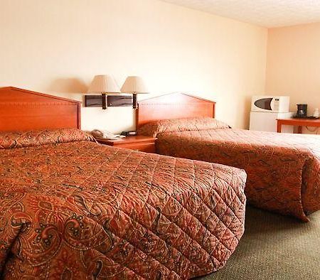 Commodore Perry Inn & Suites Порт-Клінтон Номер фото