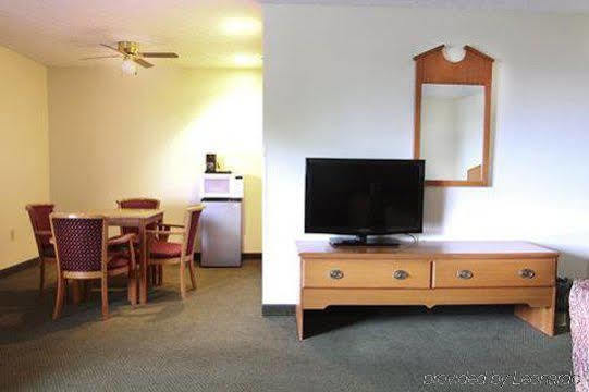 Commodore Perry Inn & Suites Порт-Клінтон Номер фото