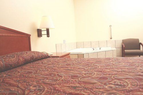 Commodore Perry Inn & Suites Порт-Клінтон Номер фото
